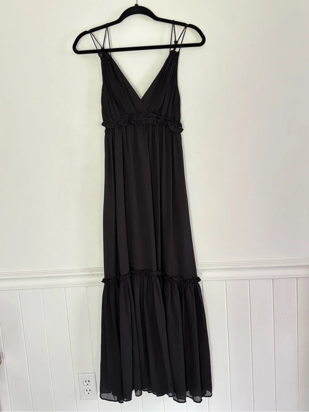 Abercrombie & Fitch Floaty Femme Black Vneck Double strap Tiered Dress Small N59